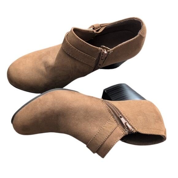 American Eagle Tan Faux Suede Ankle Boots | Buckle Strap | Block Heel | Size 6 - Picture 4 of 5